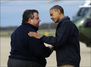 Chris Christie, governatore del New Jersey, affronta insieme ad Obama l'emergenza provocata dall'uragano Sandy