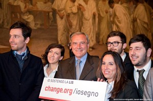 Pietro Grasso insieme ai giovani di Radio Kaos ItaLis